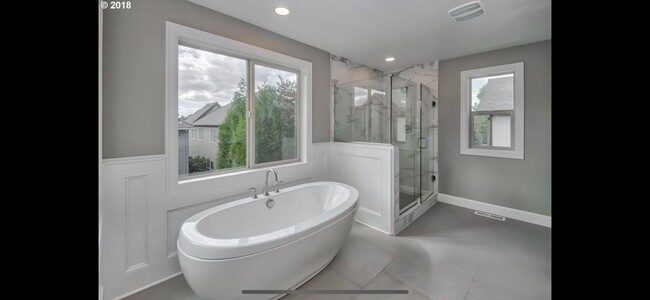 Building Photo - Stunning Executive Home in Cedar Mill/Beth...