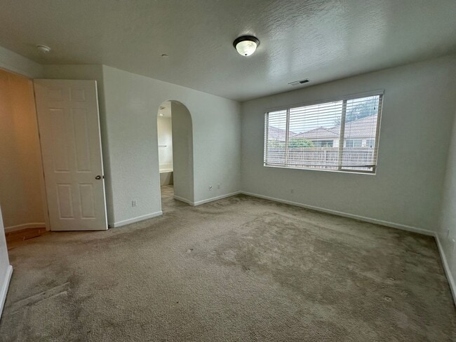 Building Photo - NW Visalia Home Coming Soon!