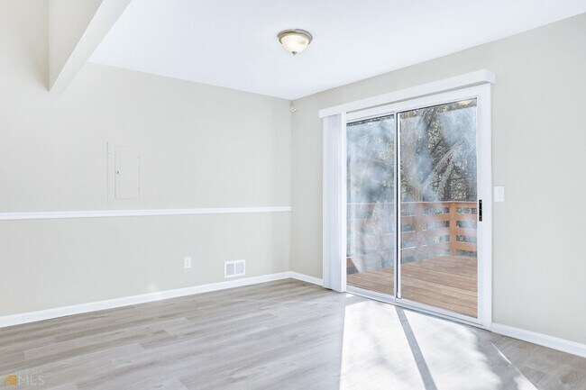 Building Photo - 2991 Brooks Dr