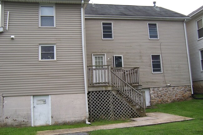Building Photo - 25 E Main St