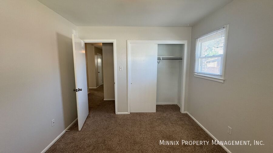 Building Photo - 3204 W Dengar Ave