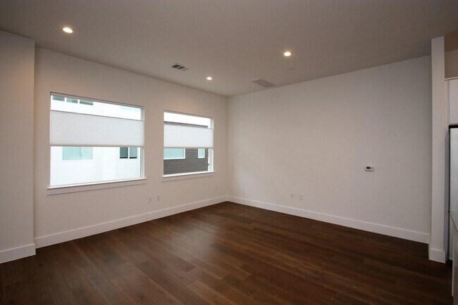 Building Photo - 505 Tillery St