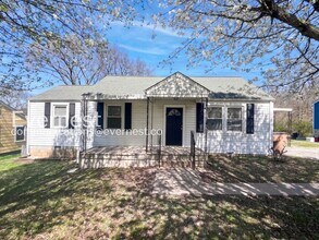 Building Photo - 3 Bed/1.5 Bath Home with Off-Street Parking / Pet-Friendly / Coming Soon!