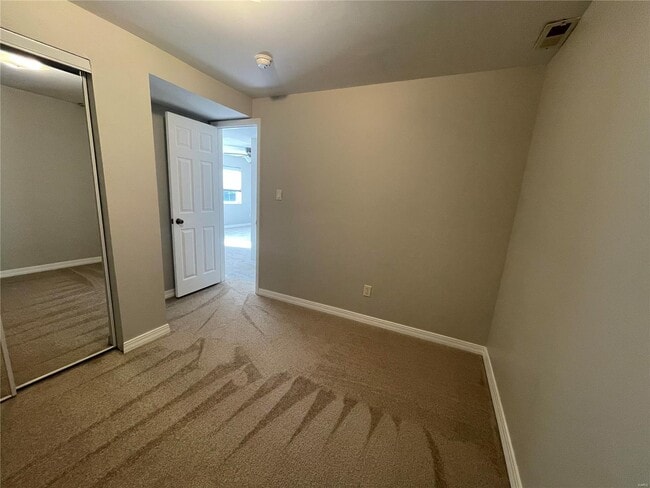 Building Photo - 6170 Roseglyn Ln