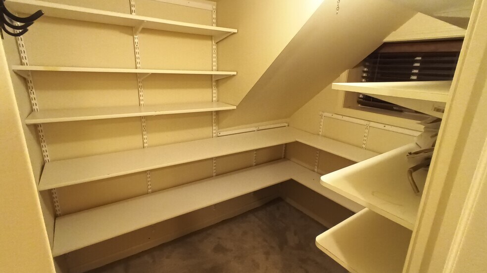 Building Photo - 1224 Dean St