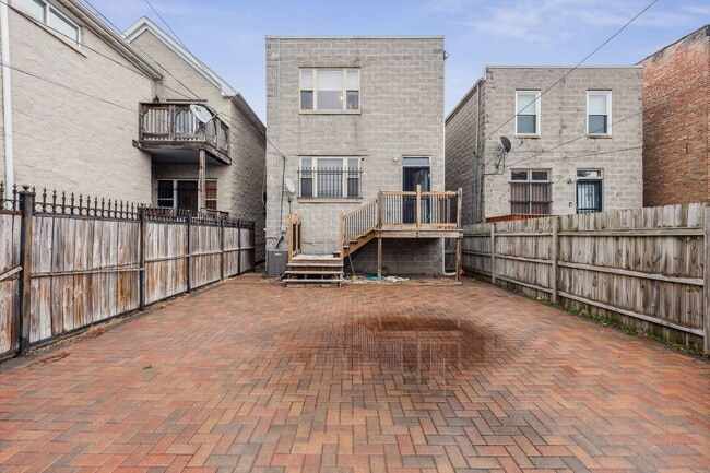 Building Photo - 4528 S St Lawrence Ave