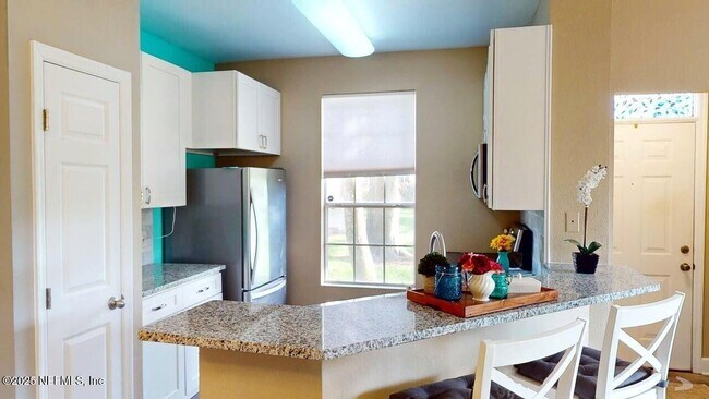 Building Photo - 13703 Richmond Park Dr N