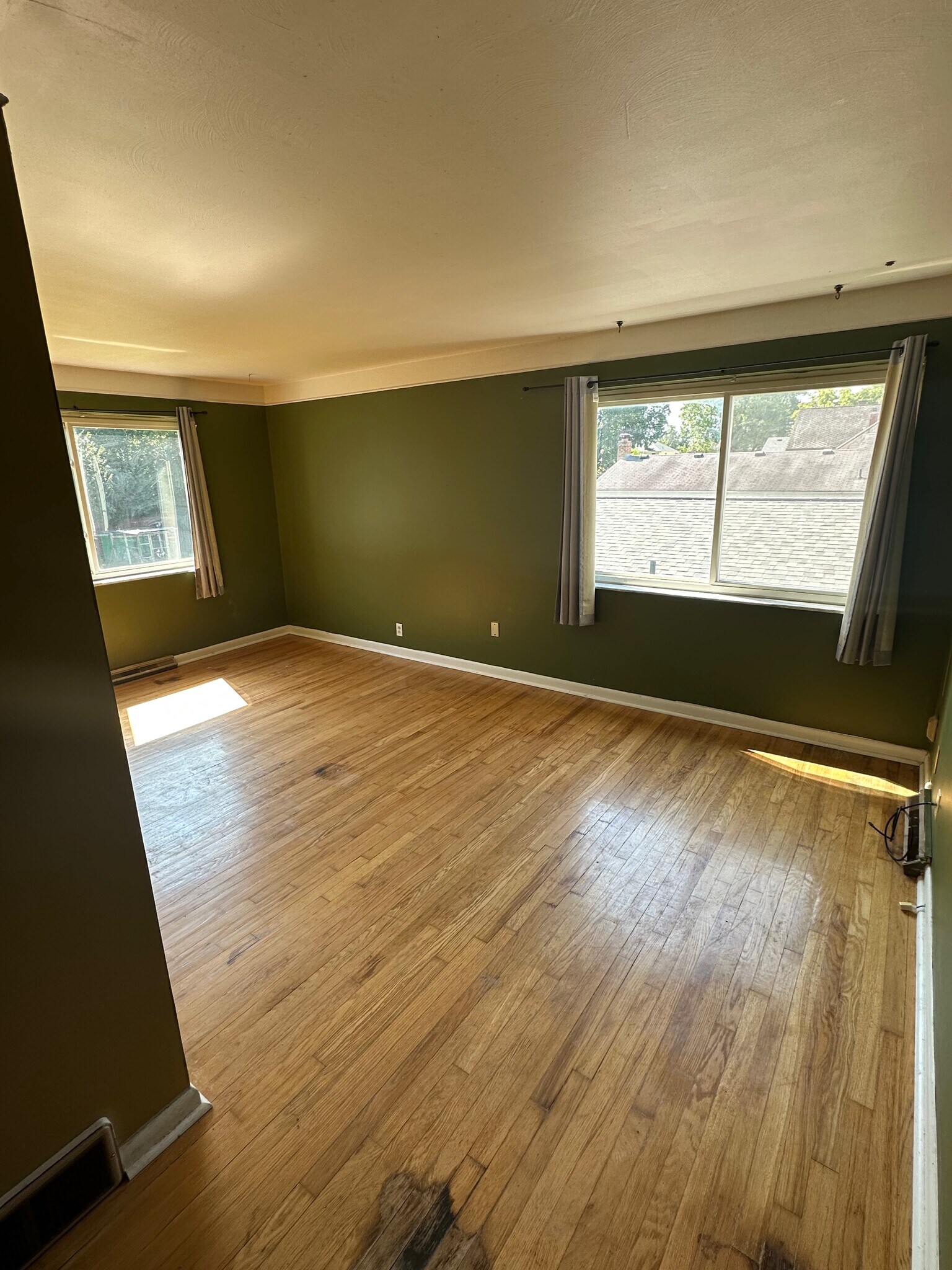 Building Photo - 3344 Buell St