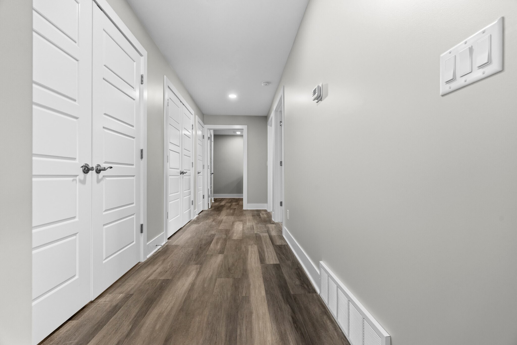 Building Photo - 172 E Gardner St