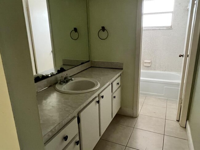 Building Photo - 8810 W McNab Rd