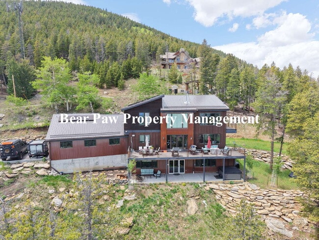 Building Photo - "Spacious 5-Bed Retreat with 3.5 Baths on ...