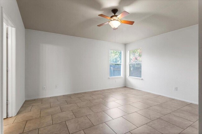 Building Photo - 2721 Breezy Point Cove