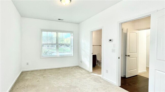 Building Photo - 436 Fieldview Ln