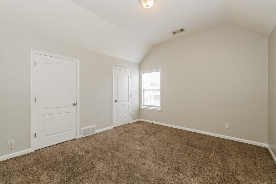 Building Photo - 10076 Sutton Ridge Ln