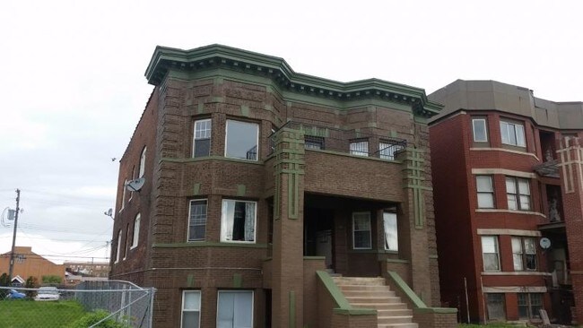 Building Photo - 309 E Edsel Ford Fwy