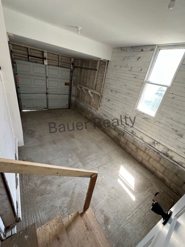 Building Photo - 58 E Main St
