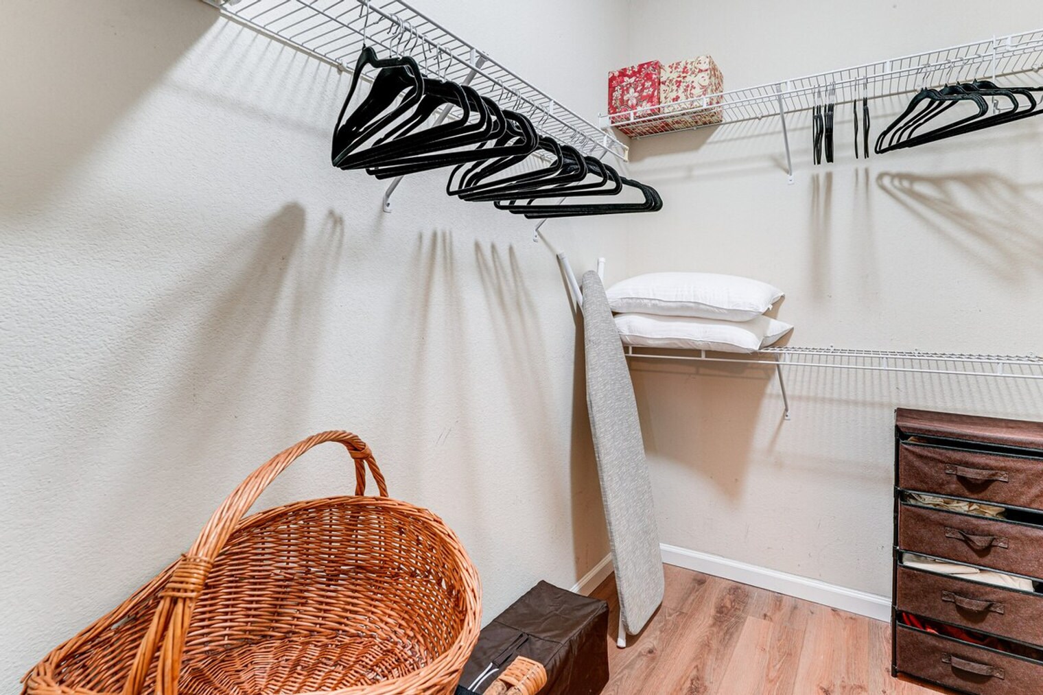 Building Photo - 1941 Pierpont Dr