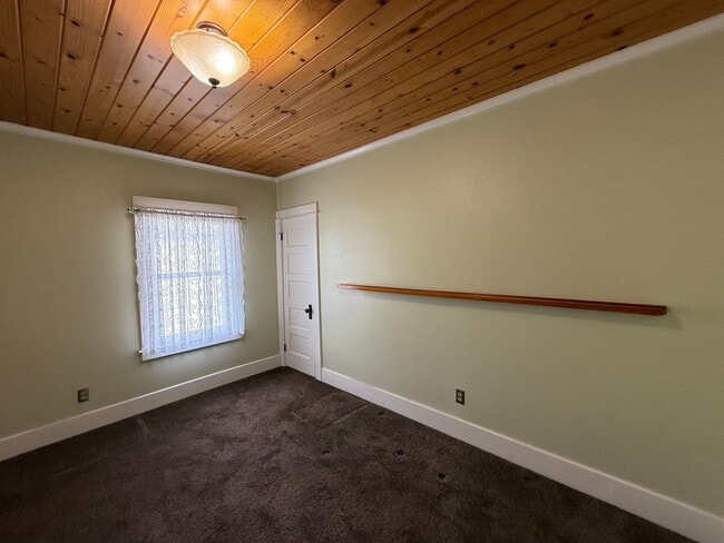 Building Photo - Old Town Orcutt Charm