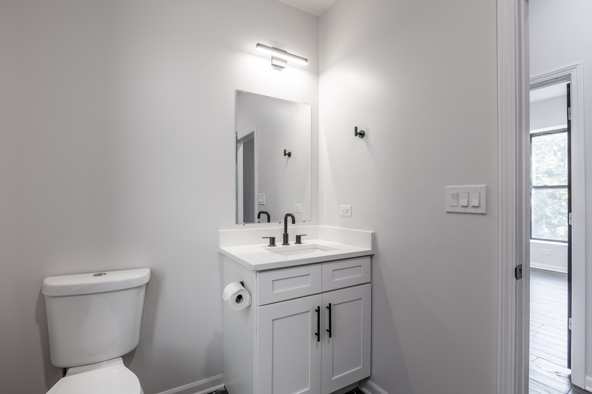 Building Photo - 2701 W Thomas St