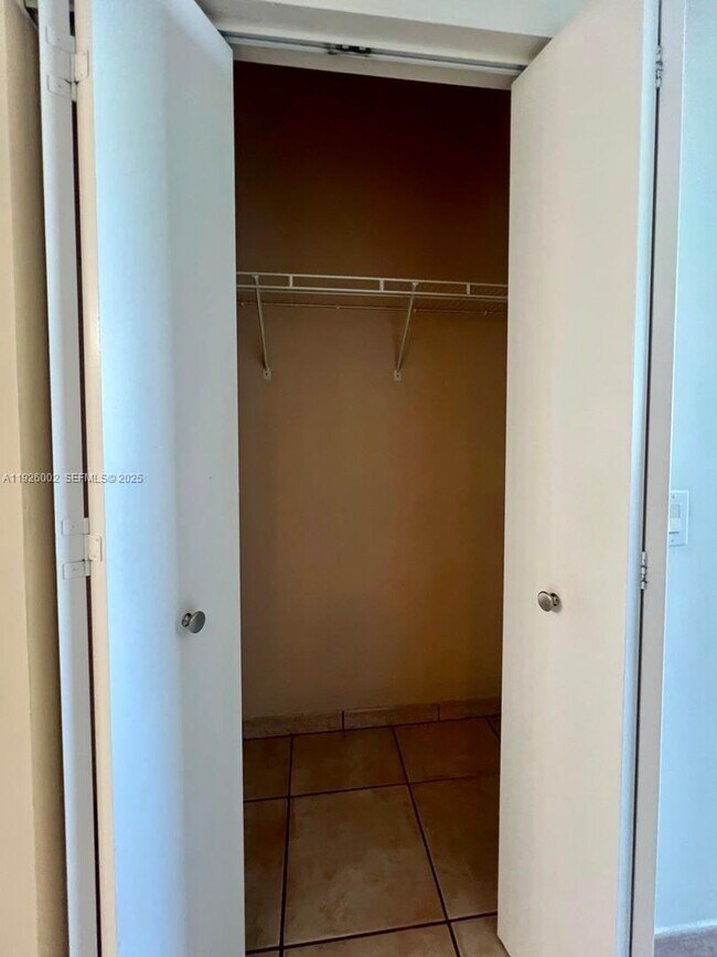 Building Photo - 2475 Brickell Ave