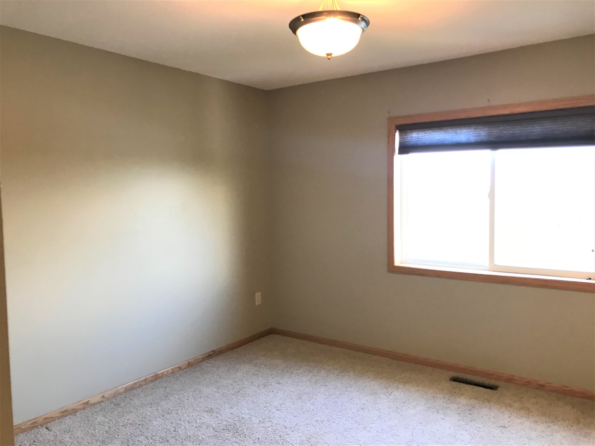 Building Photo - 2138 Willow Trl