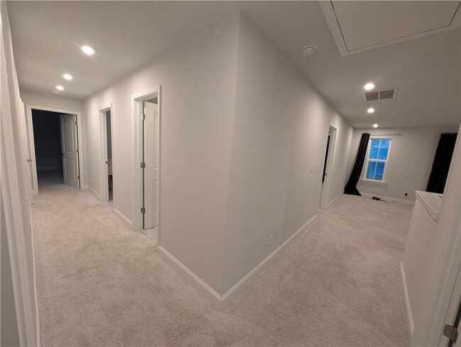 Building Photo - 406 Riverclub Rd