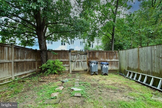 Building Photo - 7810 Lake Pleasant Dr