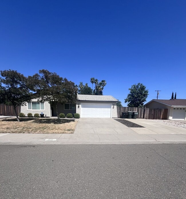 Primary Photo - BEAUTIFUL 3 BEDROOM HOME IN ELVERTA!!