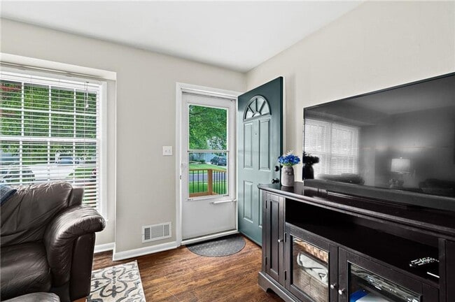 Building Photo - Adorable Three Bedroom Ranch in Overland Parkh