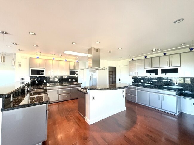 Building Photo - Million Dollar Views in Haisley Homestead!