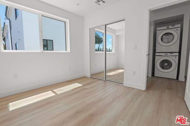 Building Photo - 1261 Browning Blvd