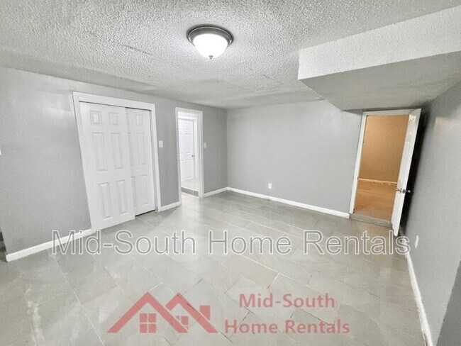 Building Photo - 2876 Cela Rd