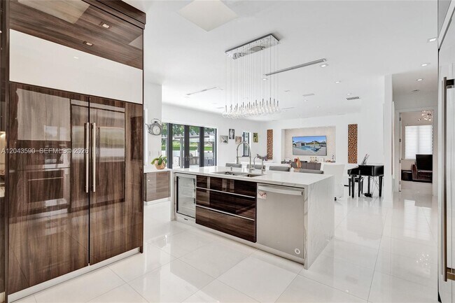 Building Photo - 2600 SW 128th Ct