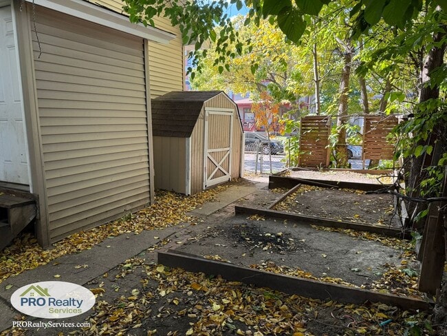 Building Photo - Updated 3 Bedroom House in Minneapolis