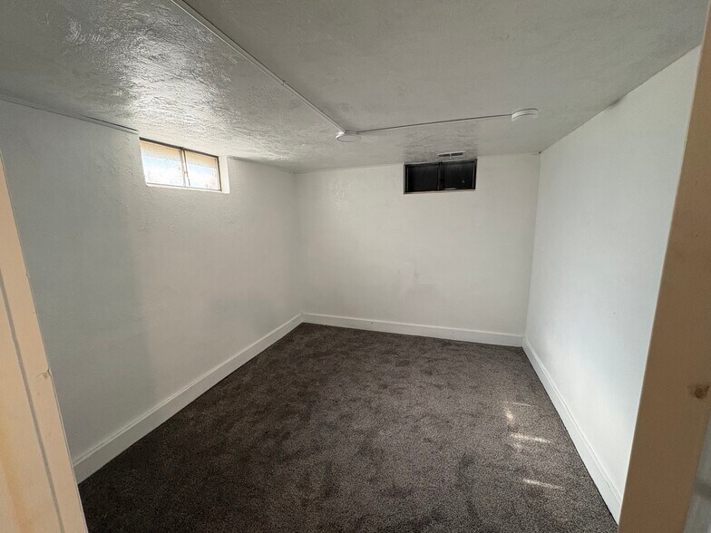 Building Photo - 1522 Hall Ave