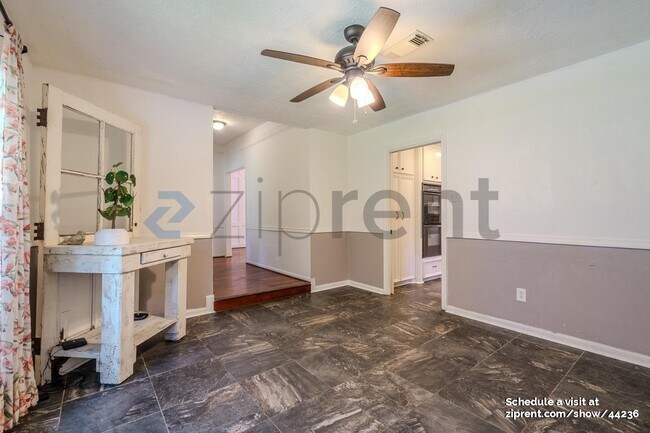 Building Photo - 1558 O'Connor Dr