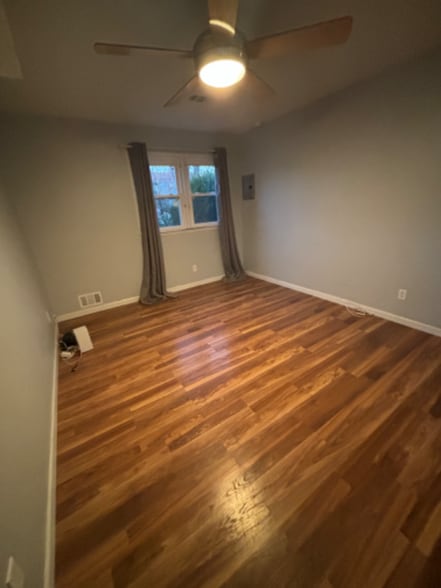 Building Photo - 587 Darlington Ave