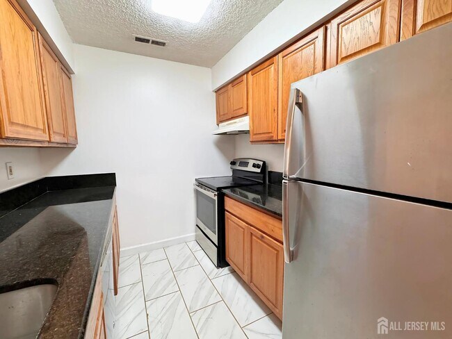 Building Photo - 707 Ravens Crest Dr