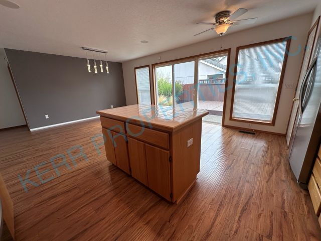 Building Photo - Charming 3-Bed Oasis on SE Sedona Dr - Spa...