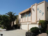 Building Photo - 607 E Providencia Ave