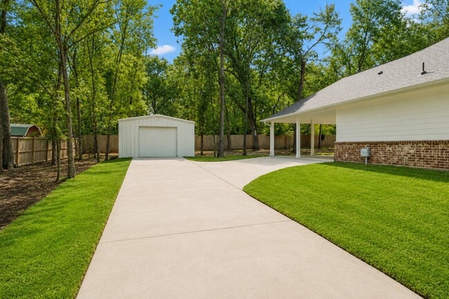 Building Photo - 5161 Lazy Ln