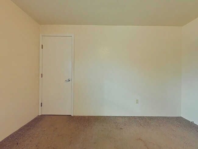 Building Photo - WINTER SPECIAL ~ $945 OFF FIRST MONTH RENT