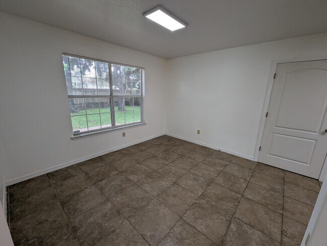 Building Photo - 509 Rush Park Cir