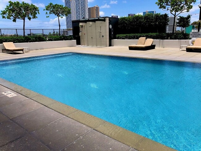 Building Photo - Pacifica Honolulu, Pet Friendly - 2BR/2BA ...