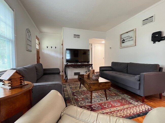 Building Photo - Great Furnished Home in TC