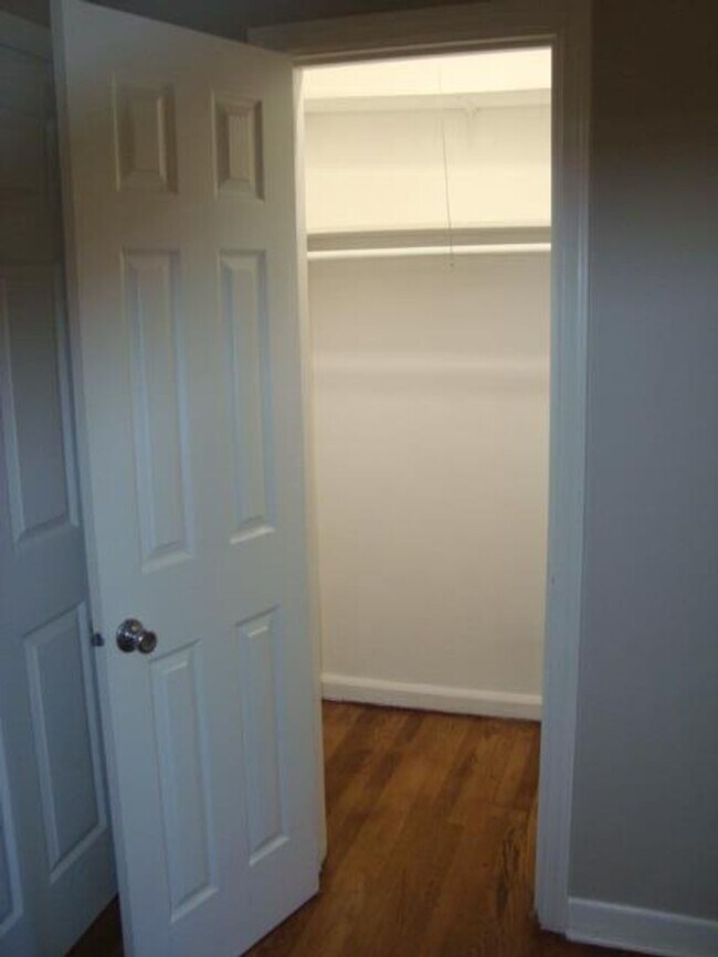 Building Photo - Rent Ready 3 bedroom and 2 bathroom!