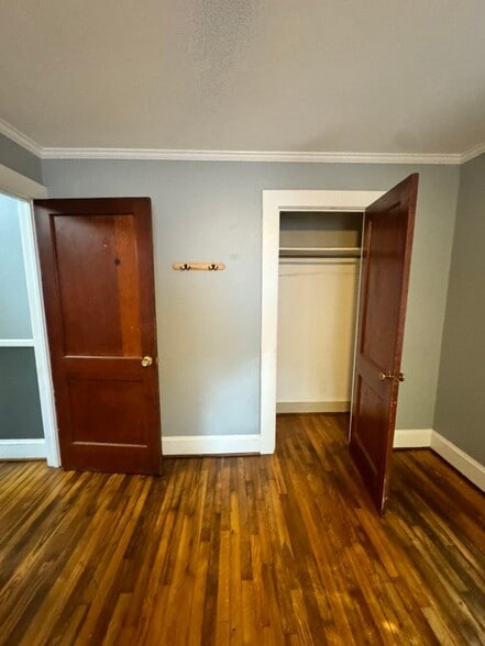 Building Photo - 262 Monfredo St
