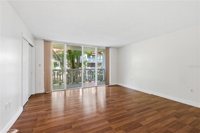 Building Photo - 2630 Pearce Dr
