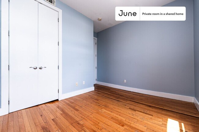 Building Photo - Room in Shared 3 bed/1 bath home
