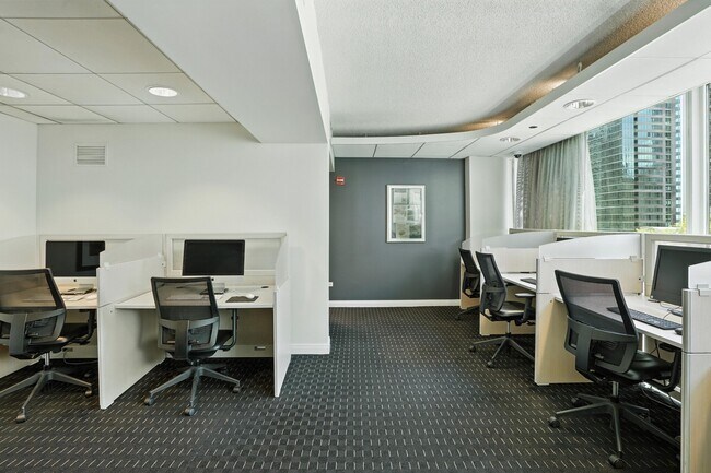 Building Photo - 349 E Ohio St